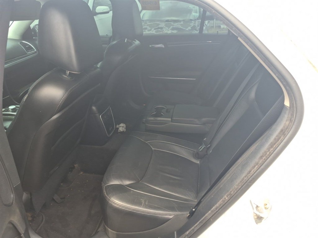 Chrysler 300 photo 13