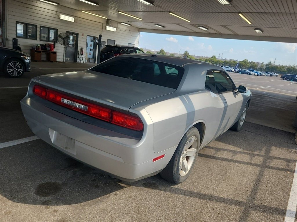 Dodge Challenger photo 6