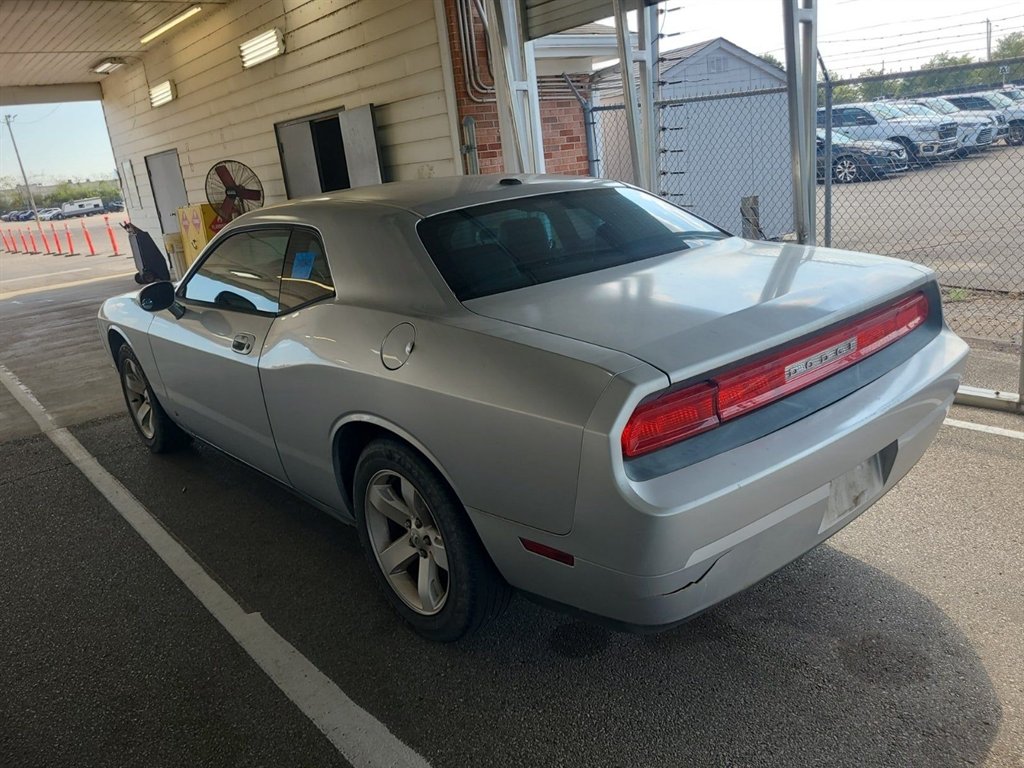 Dodge Challenger photo 4