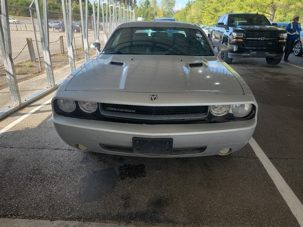 Dodge Challenger photo 2