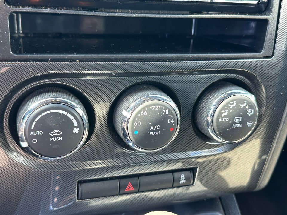 Dodge Challenger photo 19