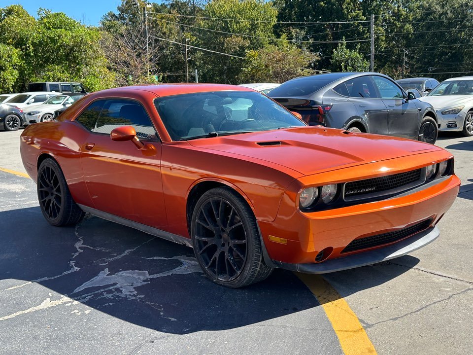 Dodge Challenger photo 3