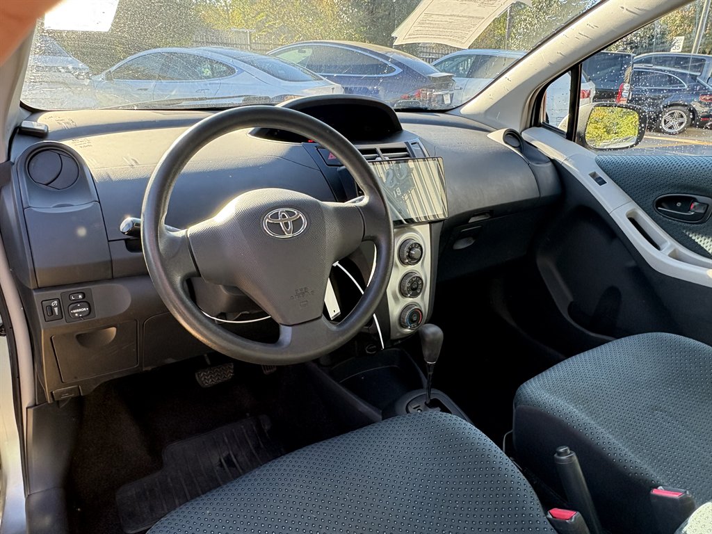 Toyota Yaris photo 17