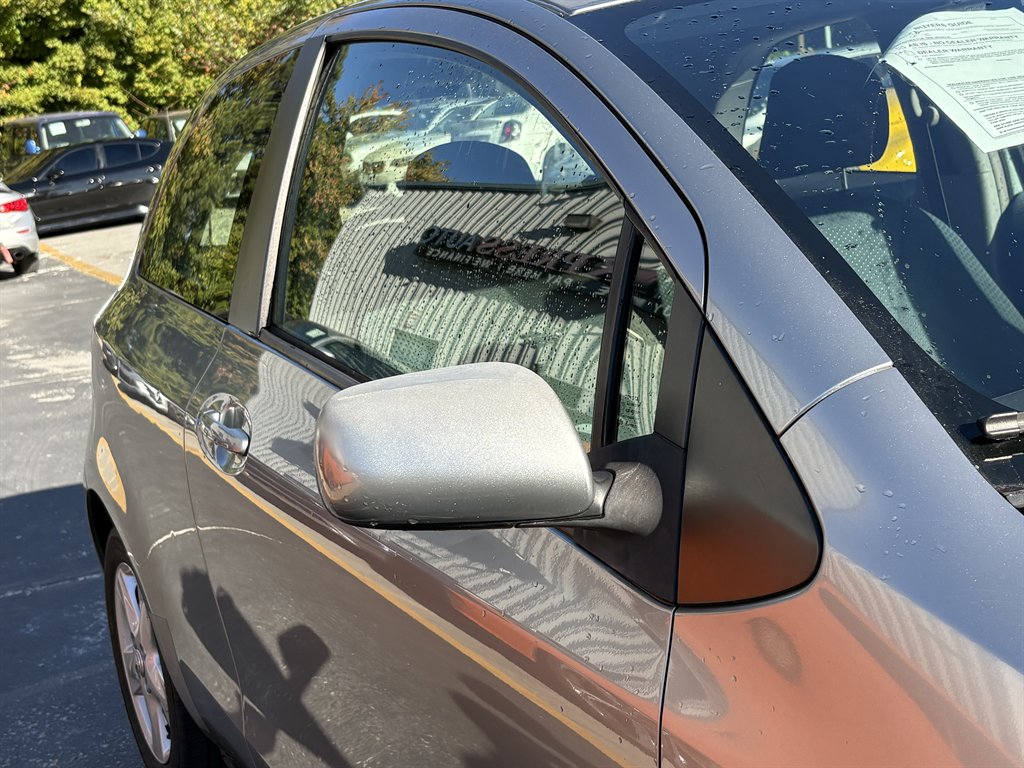 Toyota Yaris photo 35
