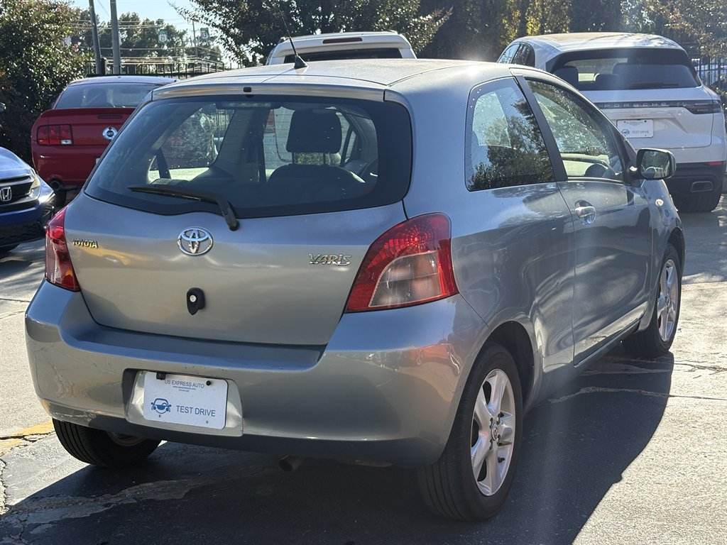 Toyota Yaris photo 24