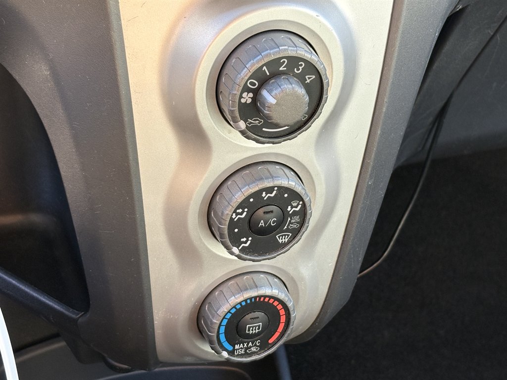 Toyota Yaris photo 22