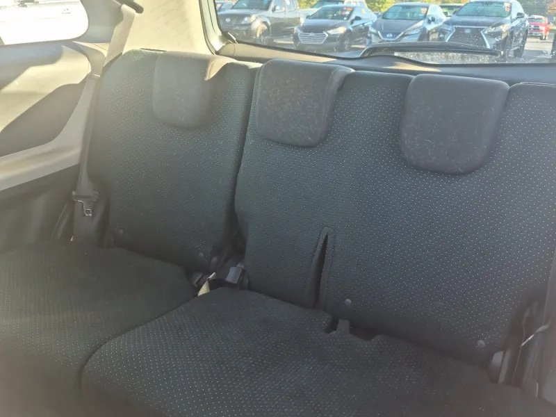 Toyota Yaris photo 14
