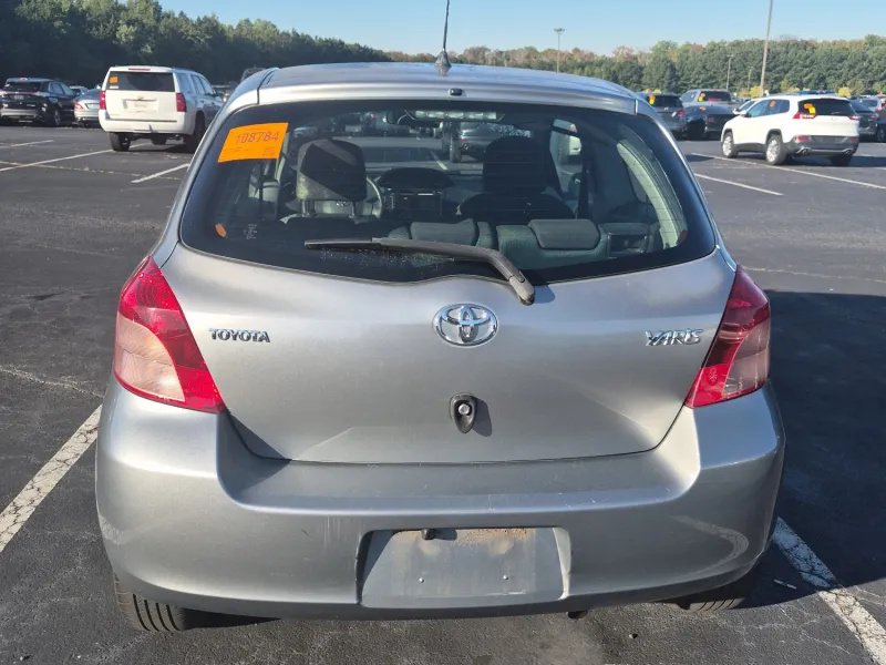 Toyota Yaris photo 9