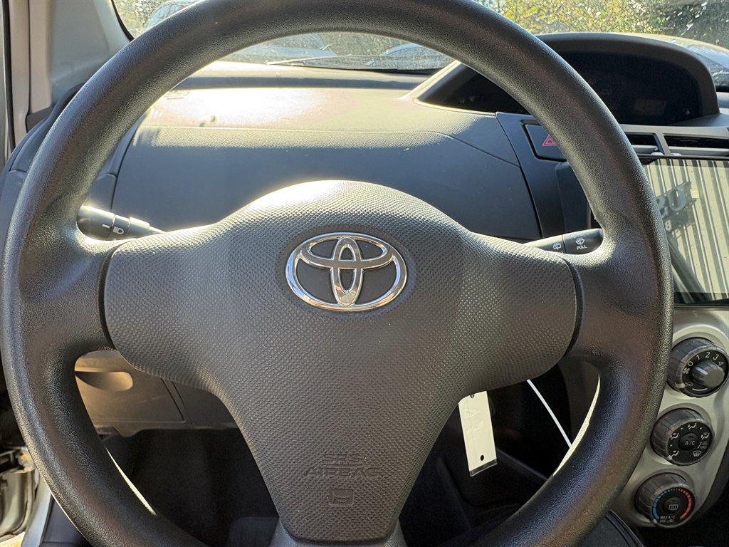 Toyota Yaris photo 29
