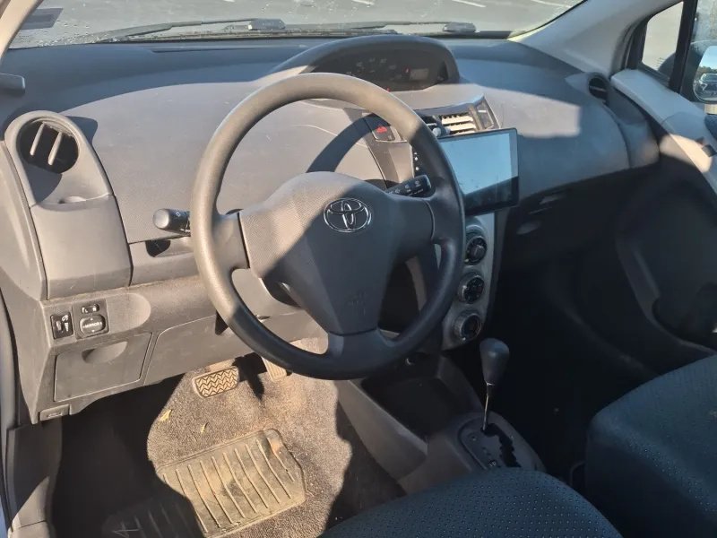 Toyota Yaris photo 12