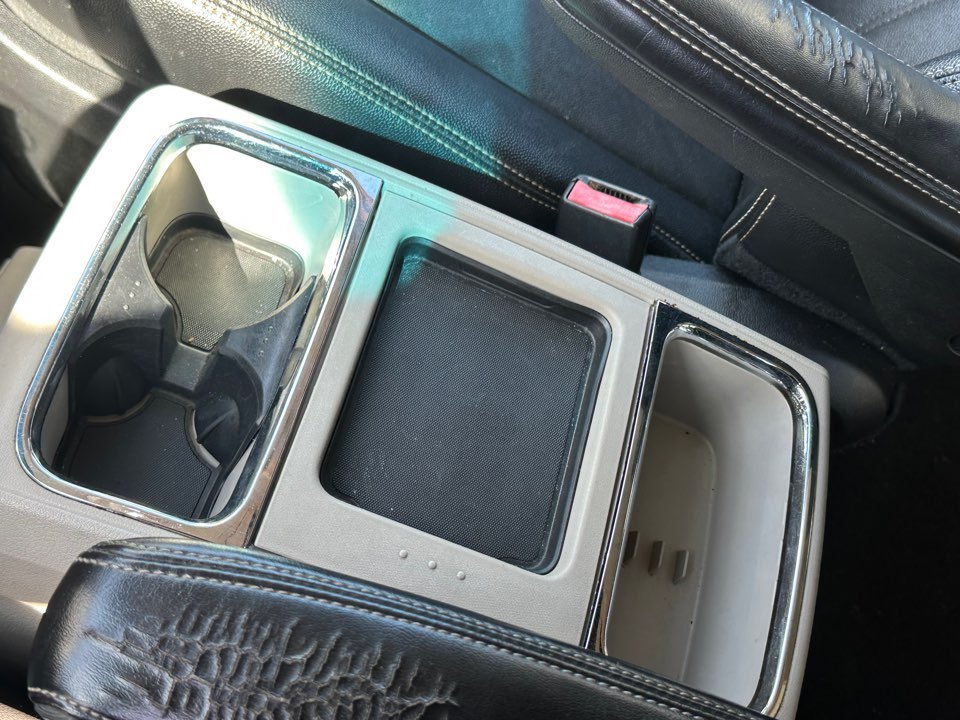 Chrysler Town & Country photo 19