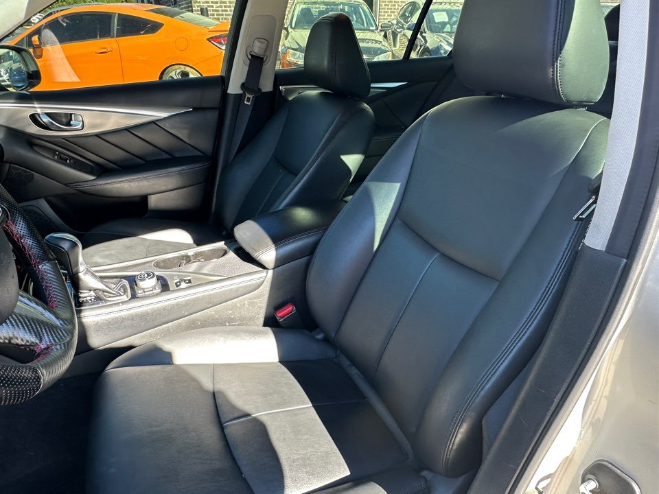 Infiniti Q50 photo 14