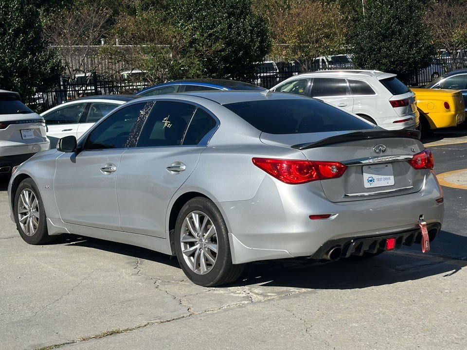 Infiniti Q50 photo 10