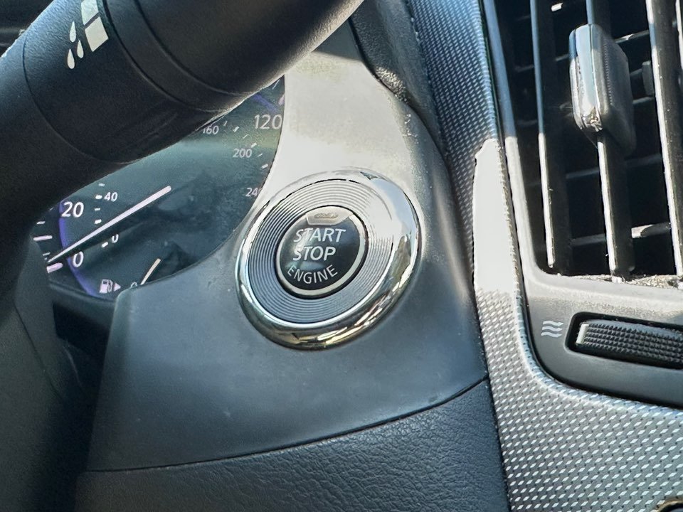 Infiniti Q50 photo 18