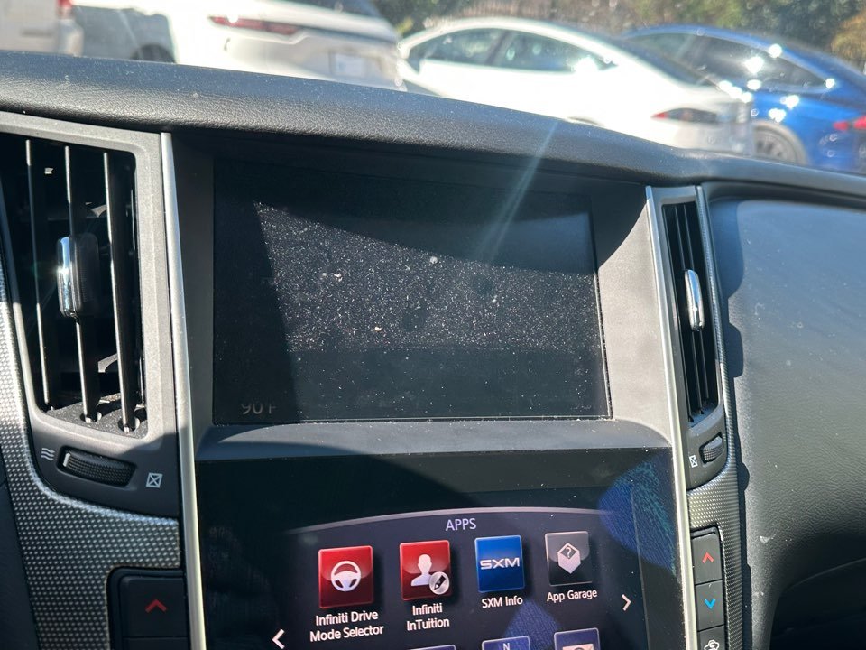 Infiniti Q50 photo 17