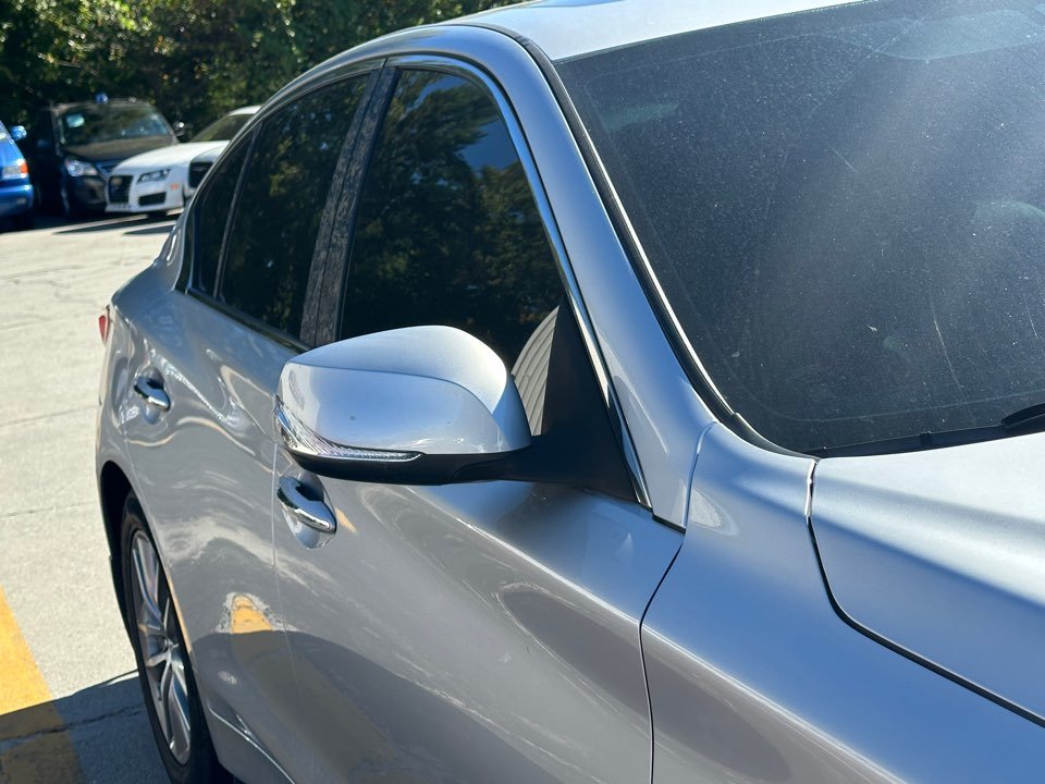 Infiniti Q50 photo 6