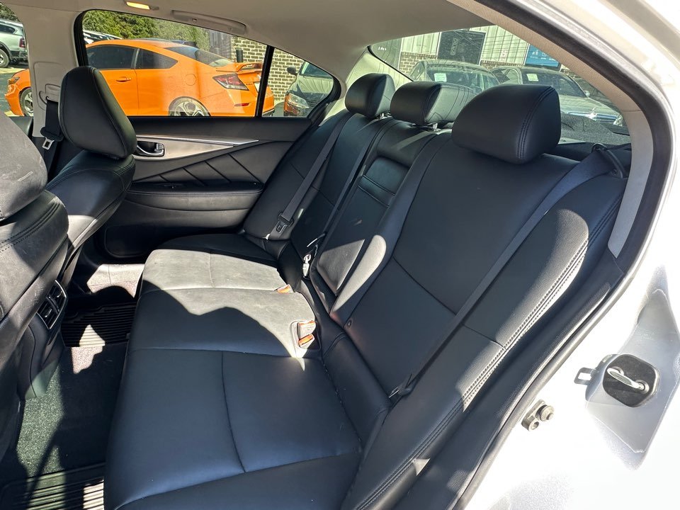 Infiniti Q50 photo 26