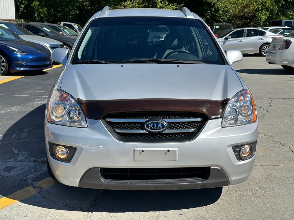 Kia Rondo photo 2