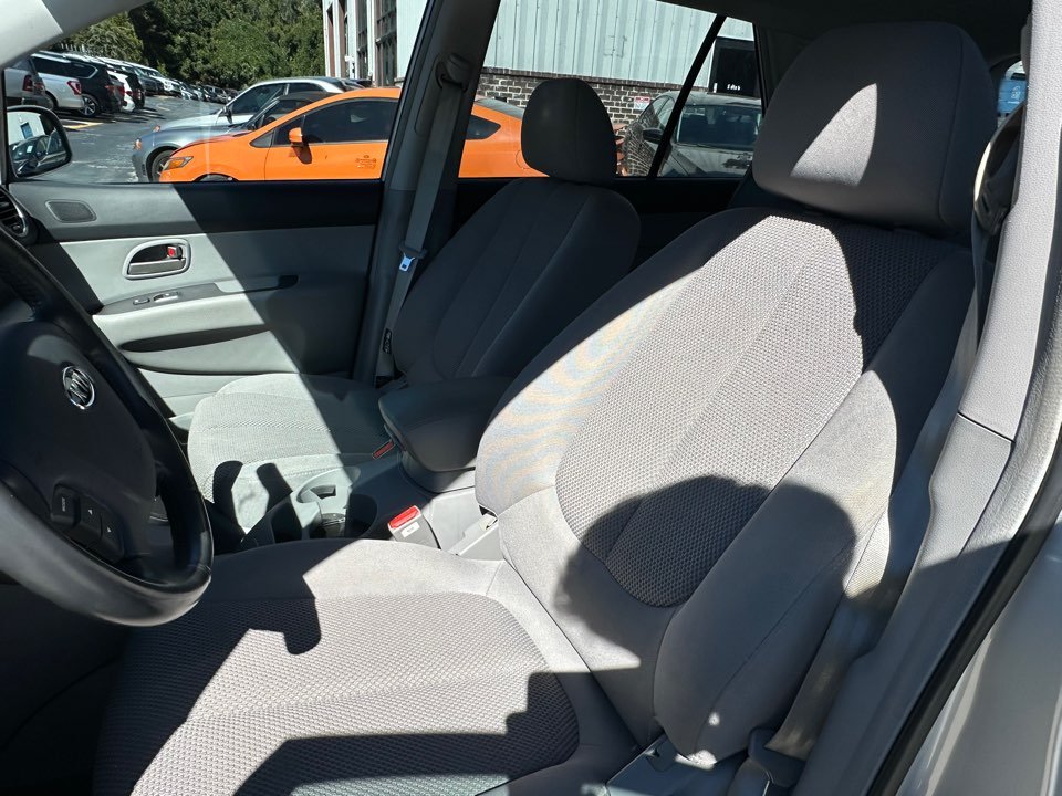 Kia Rondo photo 11