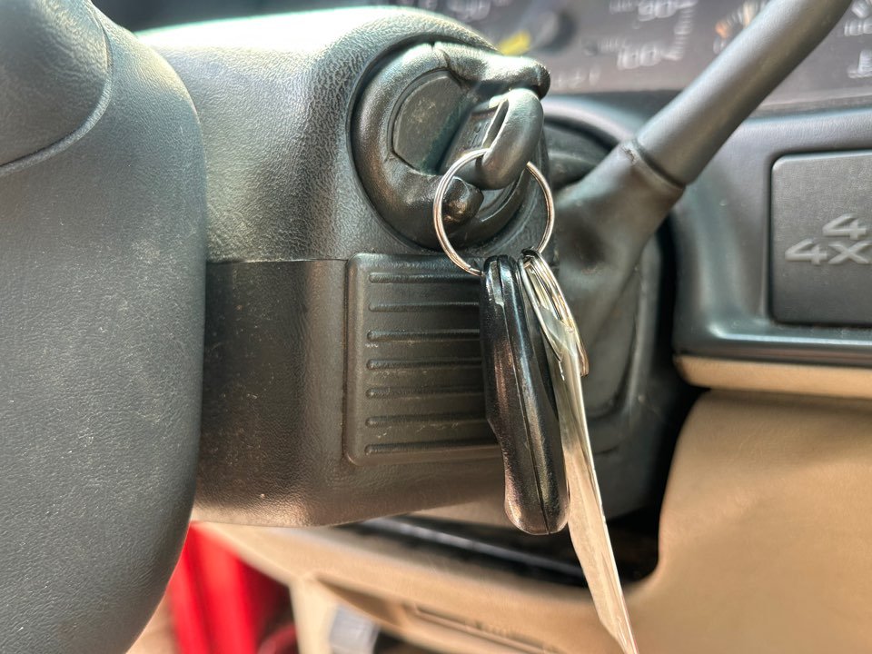 Chevrolet C/K1500 photo 16