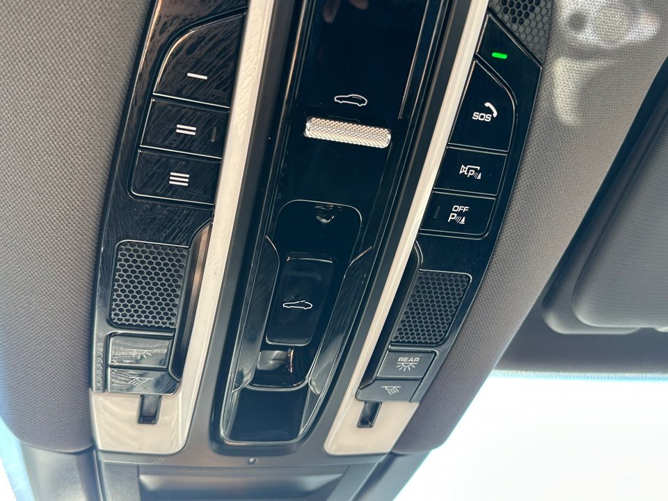 Porsche Cayenne photo 25