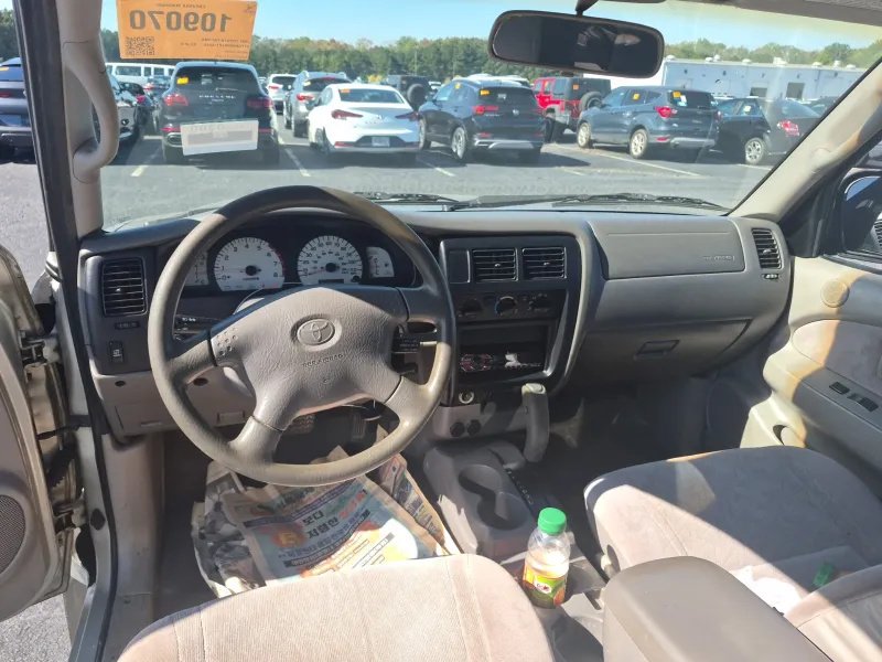 Toyota Tacoma photo 10