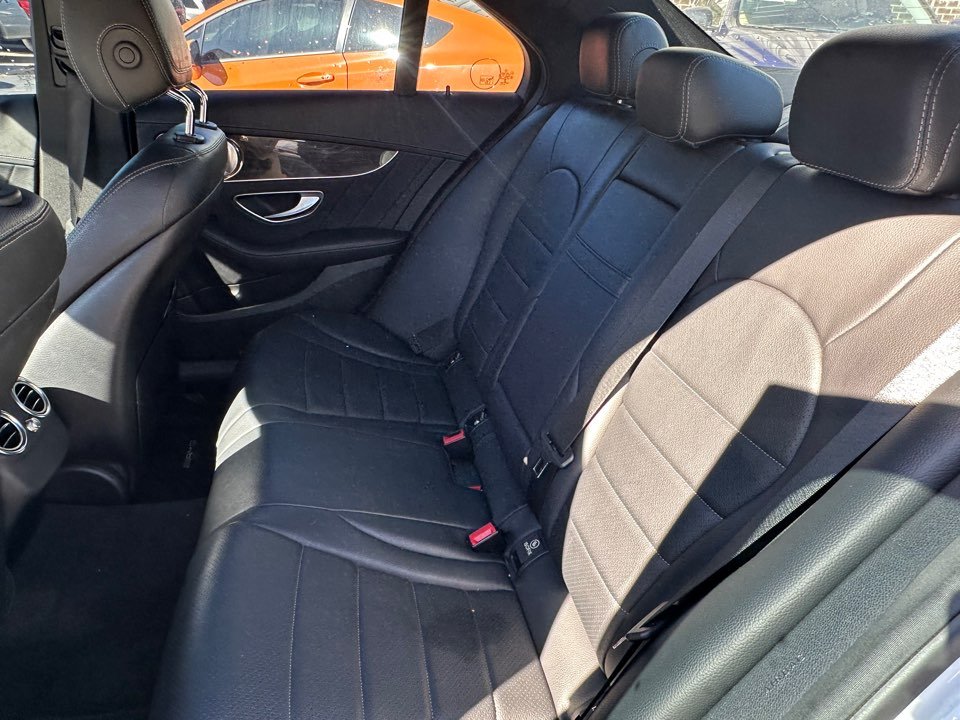 Mercedes-Benz C-Class photo 22