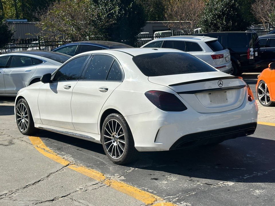 Mercedes-Benz C-Class photo 9