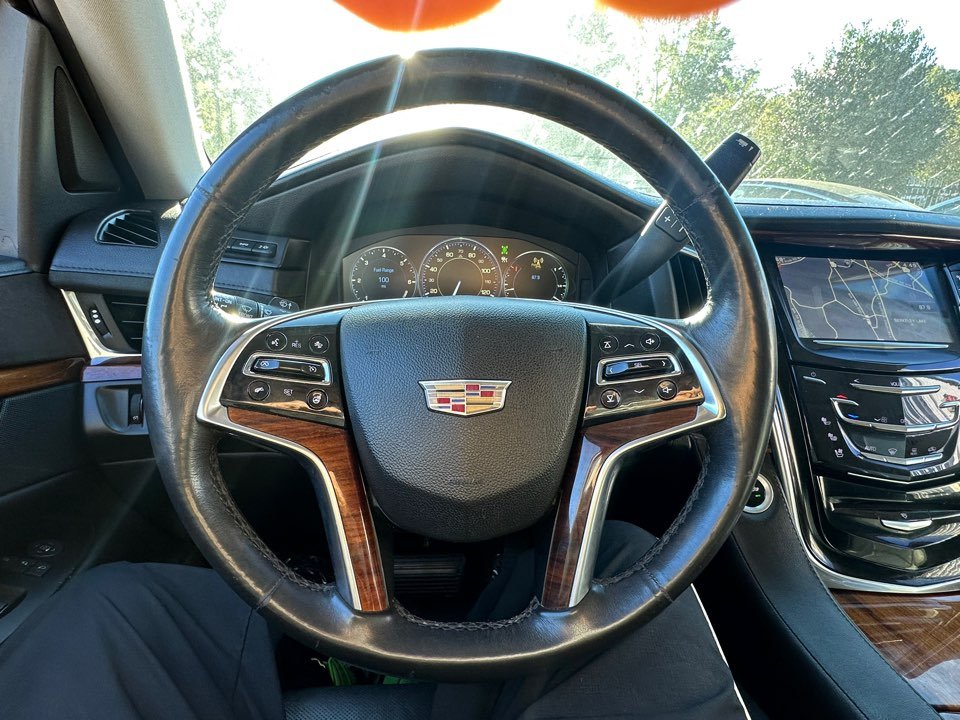 Cadillac Escalade photo 17