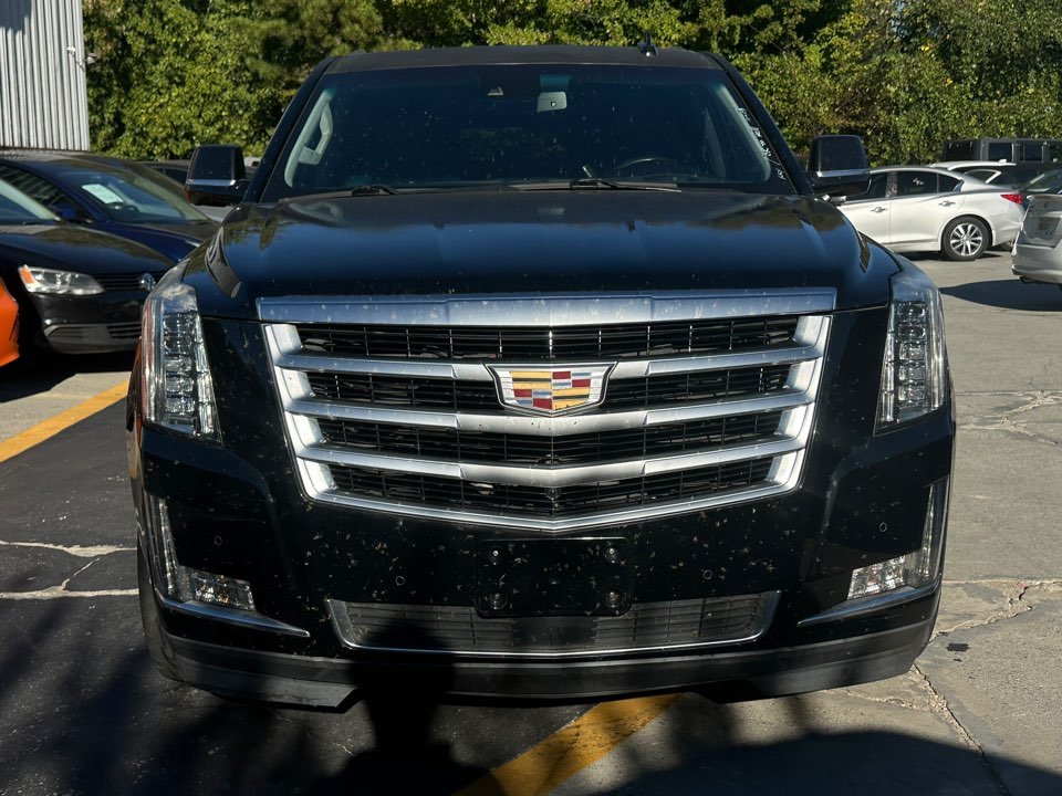 Cadillac Escalade photo 2