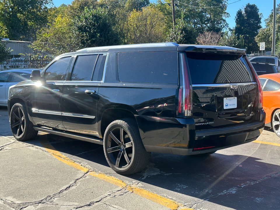 Cadillac Escalade photo 9