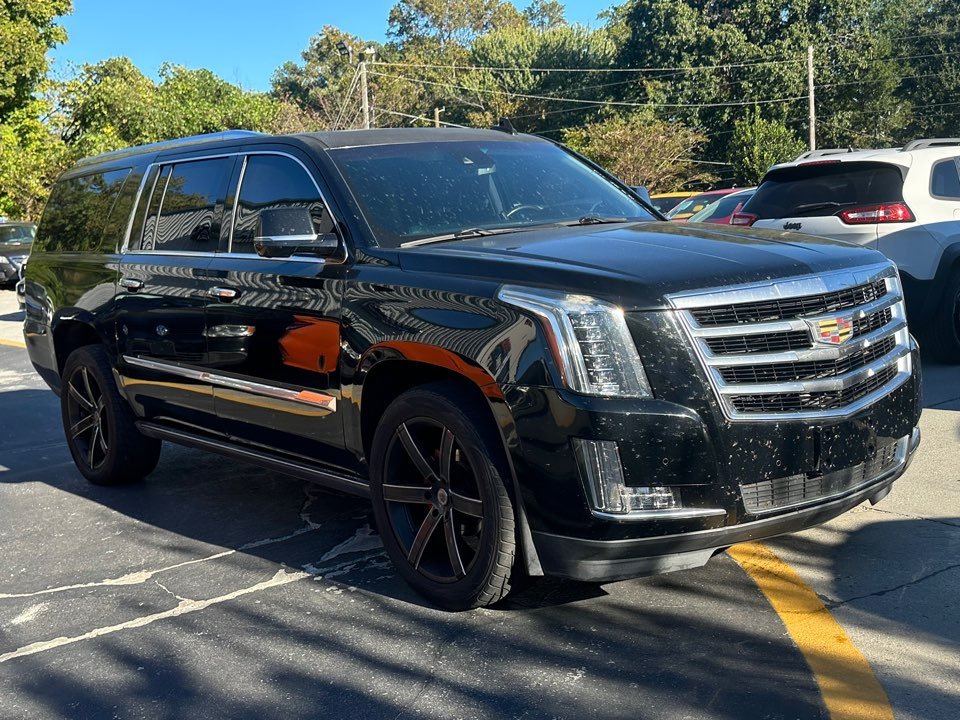 Cadillac Escalade photo 3