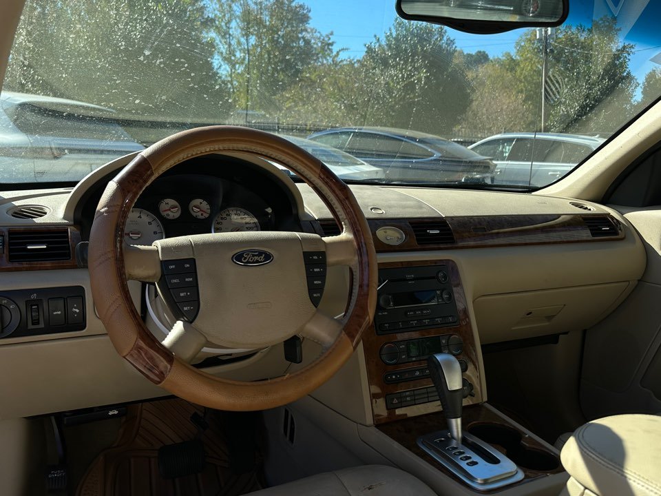Ford Five Hundred photo 23