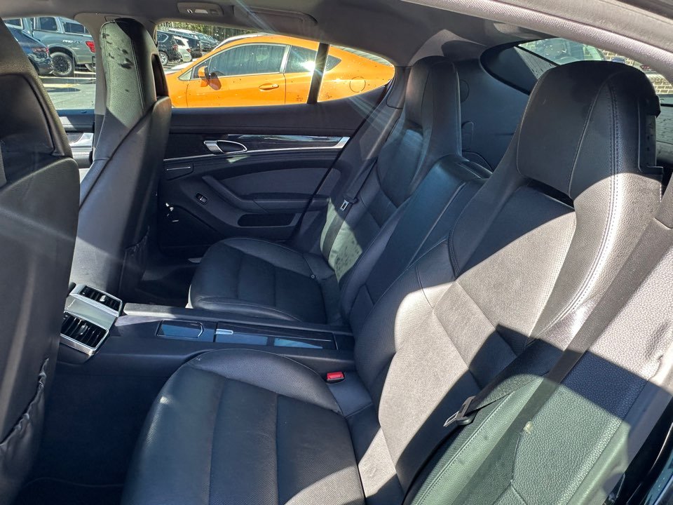 Porsche Panamera photo 26