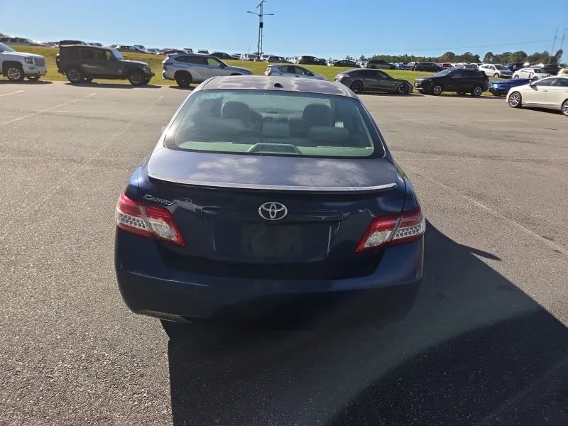 Toyota Camry photo 5