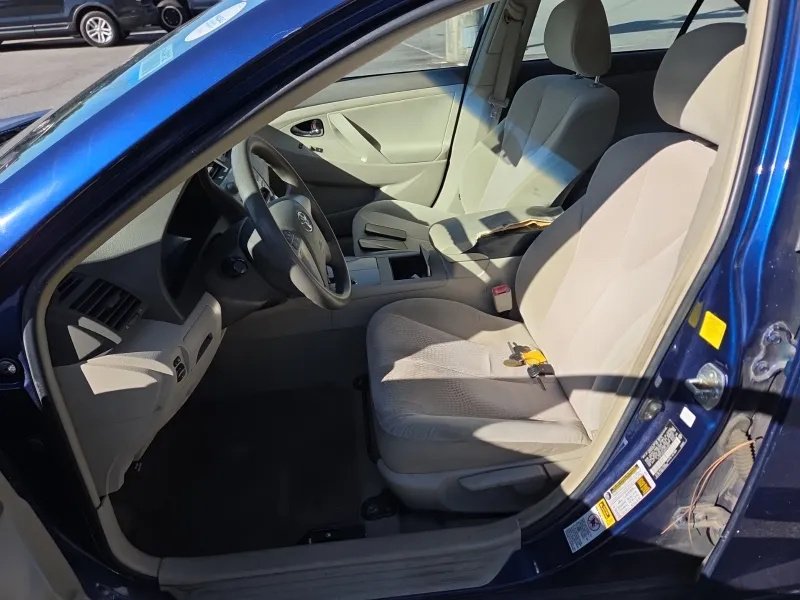 Toyota Camry photo 9
