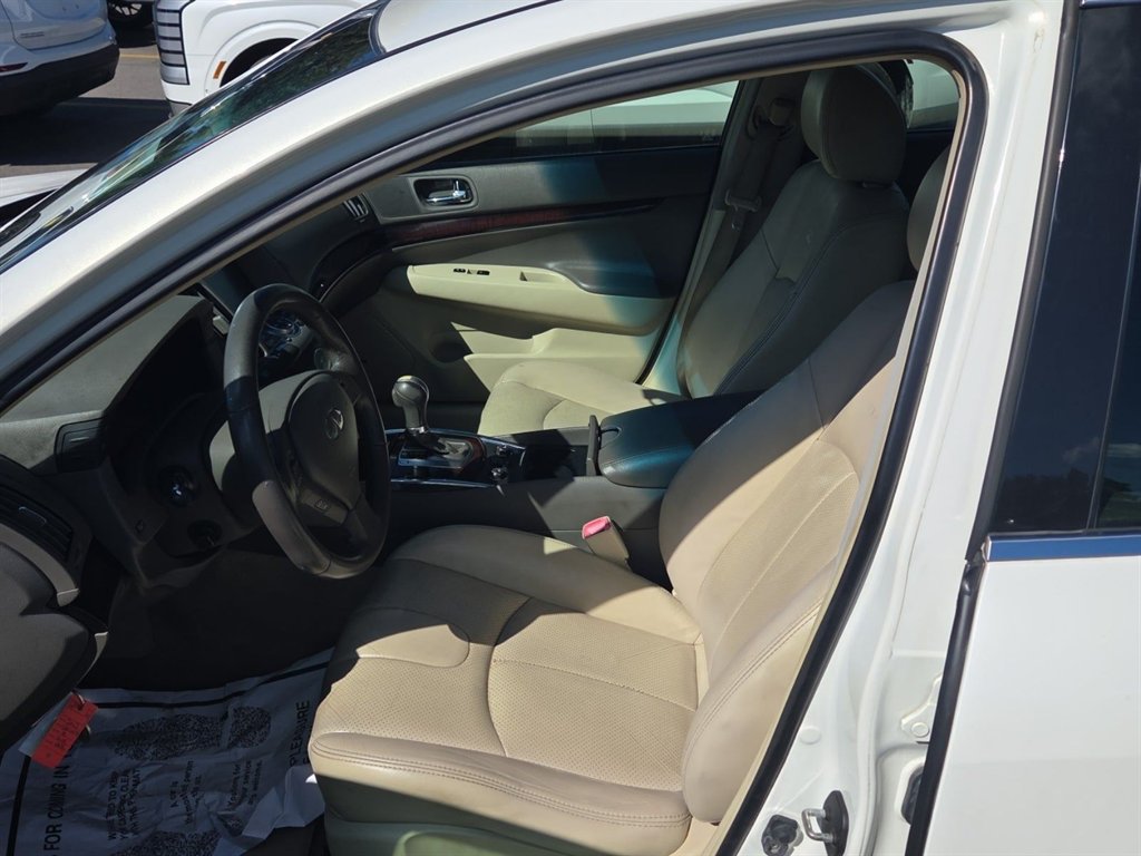Infiniti G37 photo 10