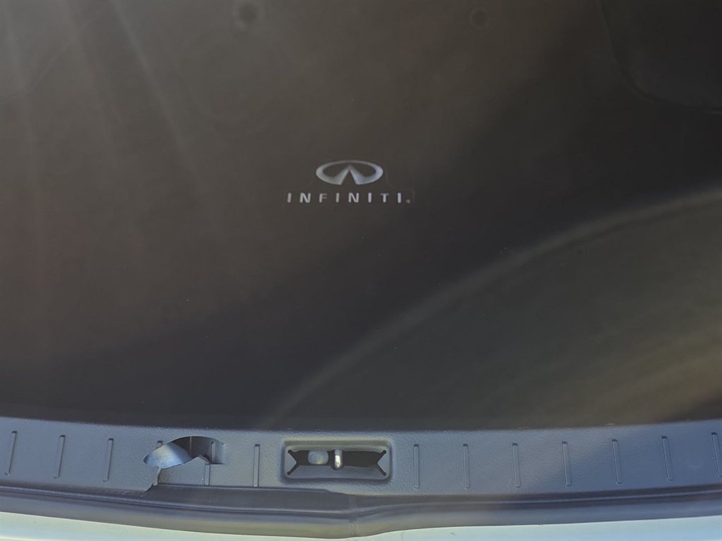 Infiniti G37 photo 15