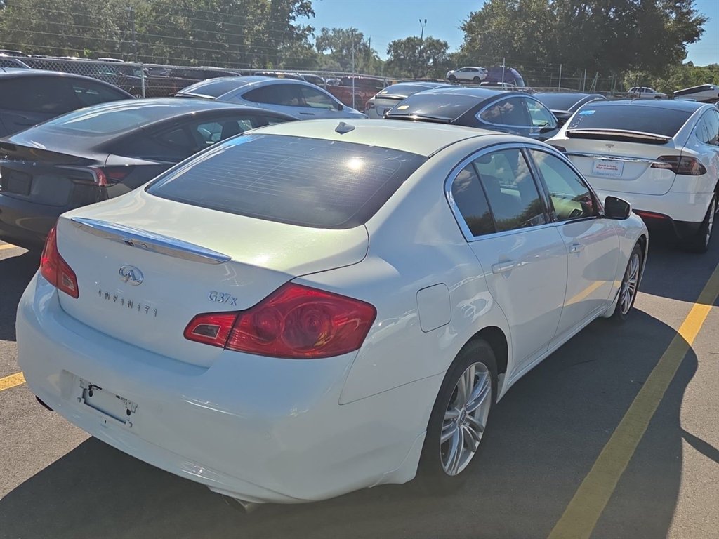 Infiniti G37 photo 4